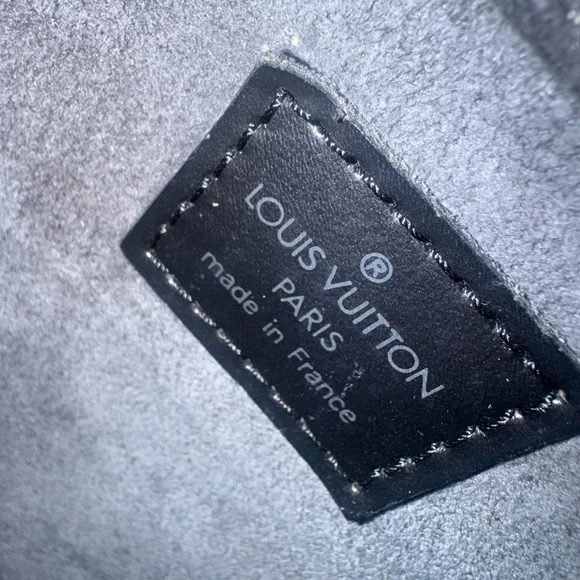 Louis Vuitton Epi Pont Neuf - Black With Gold Hardware - Picture 10 of 12